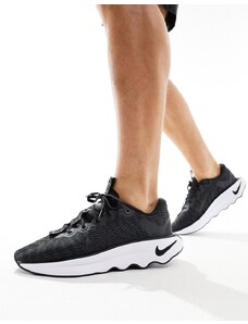 Nike Training - Motiva - Sneakers nere e bianche-Nero