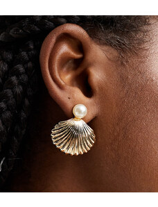 DesignB London - Orecchini a bottone color oro a forma di conchiglia con perle