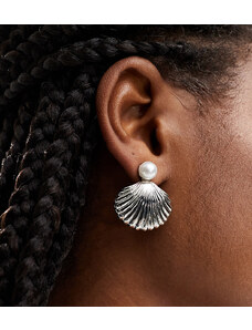 DesignB London - Orecchini a bottone color argento a forma di conchiglia con perle