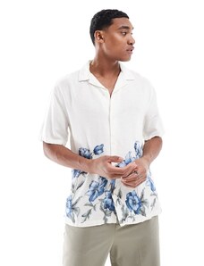 Abercrombie & Fitch - Camicia a maniche corte bianca a fiori blu in misto lino con rever-Bianco