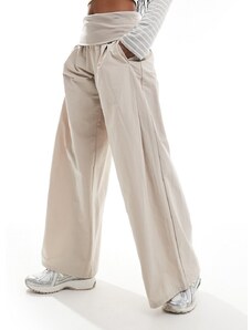 Bershka - Pantaloni con fondo ampio in popeline bianchi con risvolto-Bianco