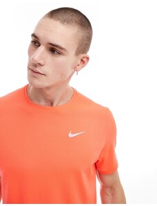 Nike Running - Dri-FIT Miller - T-shirt rossa-Rosso