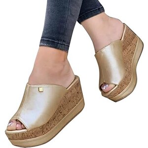 Sandalo da donna Sangiorgio in pelle noce con zeppa bassa comoda