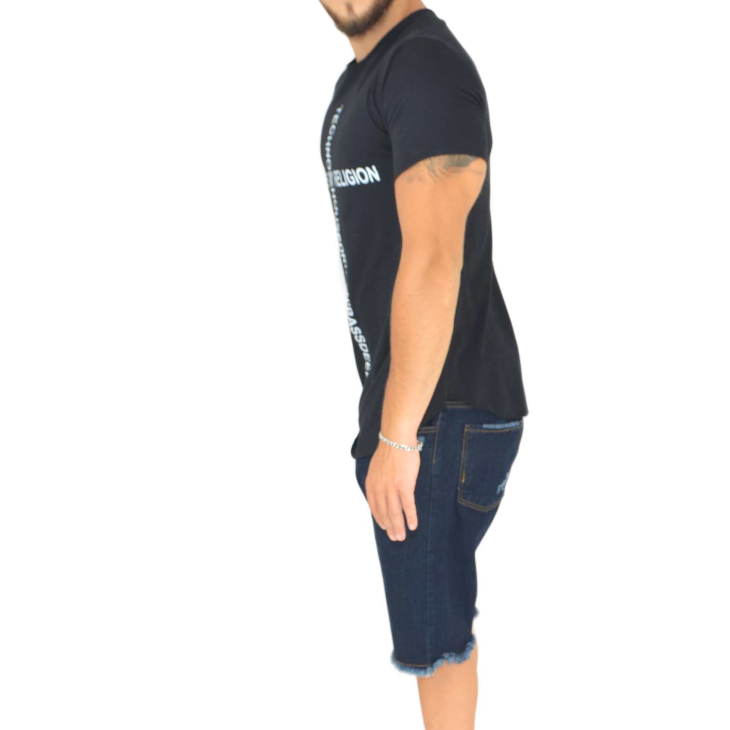 Malu Shoes T-Shirt lunga uomo nera oversize maniche corte scritta la music is my religion street style estate