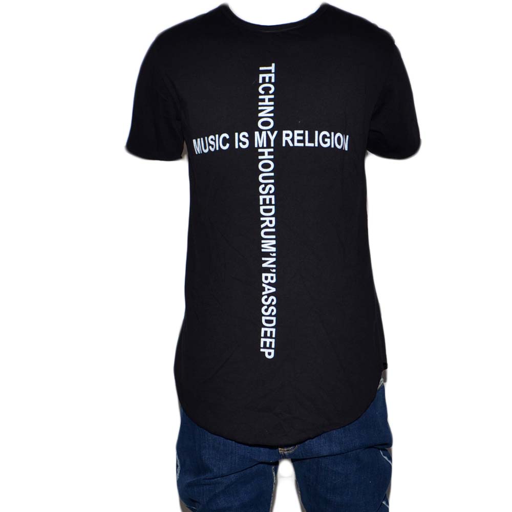 Malu Shoes T-Shirt lunga uomo nera oversize maniche corte scritta la music is my religion street style estate