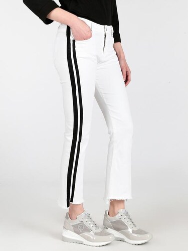 Nero Pantaloni crop slim Farfetch Donna Abbigliamento Pantaloni e jeans Pantaloni Pantaloni slim & skinny 