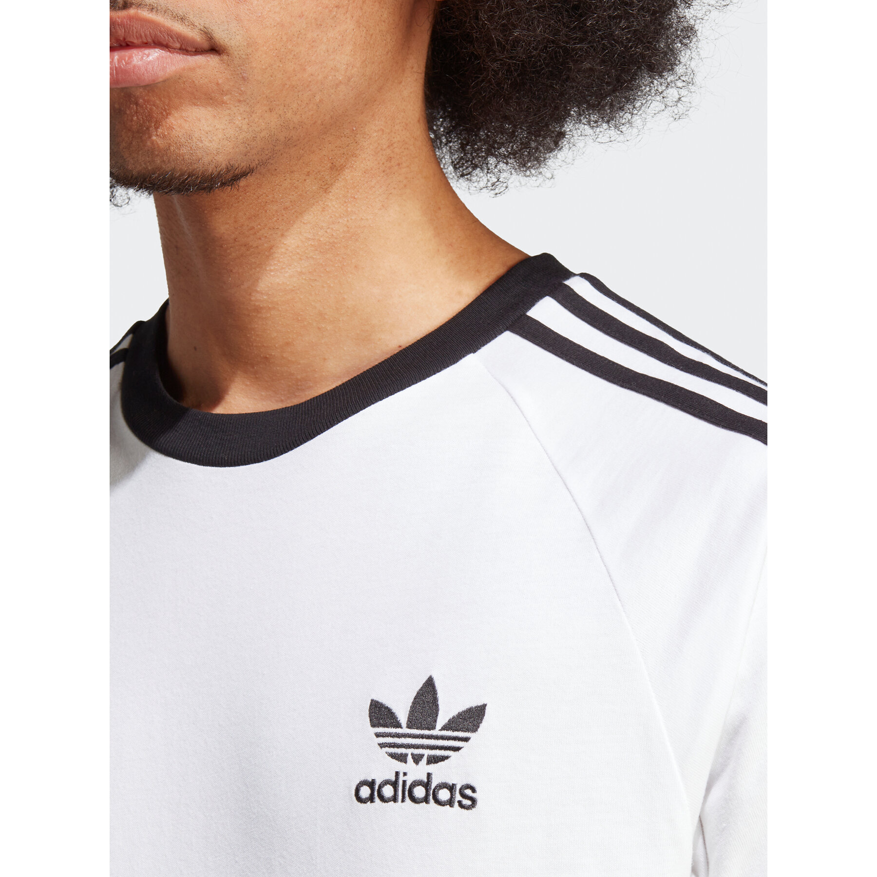 T-shirt adidas