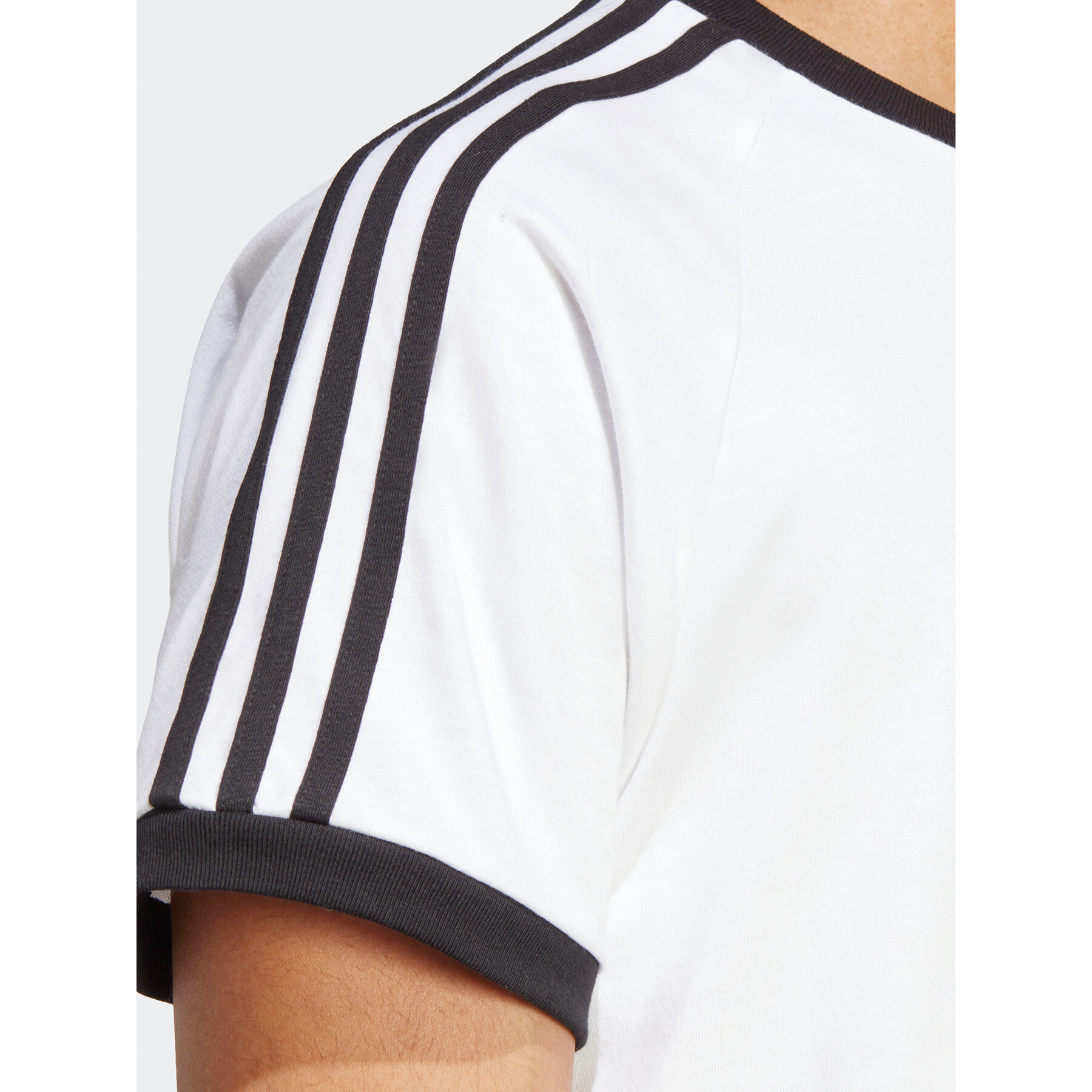 T-shirt adidas