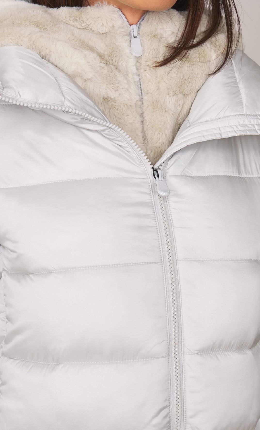 PIUMINO LUNGO SVASATO SAVE THE DUCK CON PELLICCIA ECOLOGICA MATILDA, Colore Ghiaccio