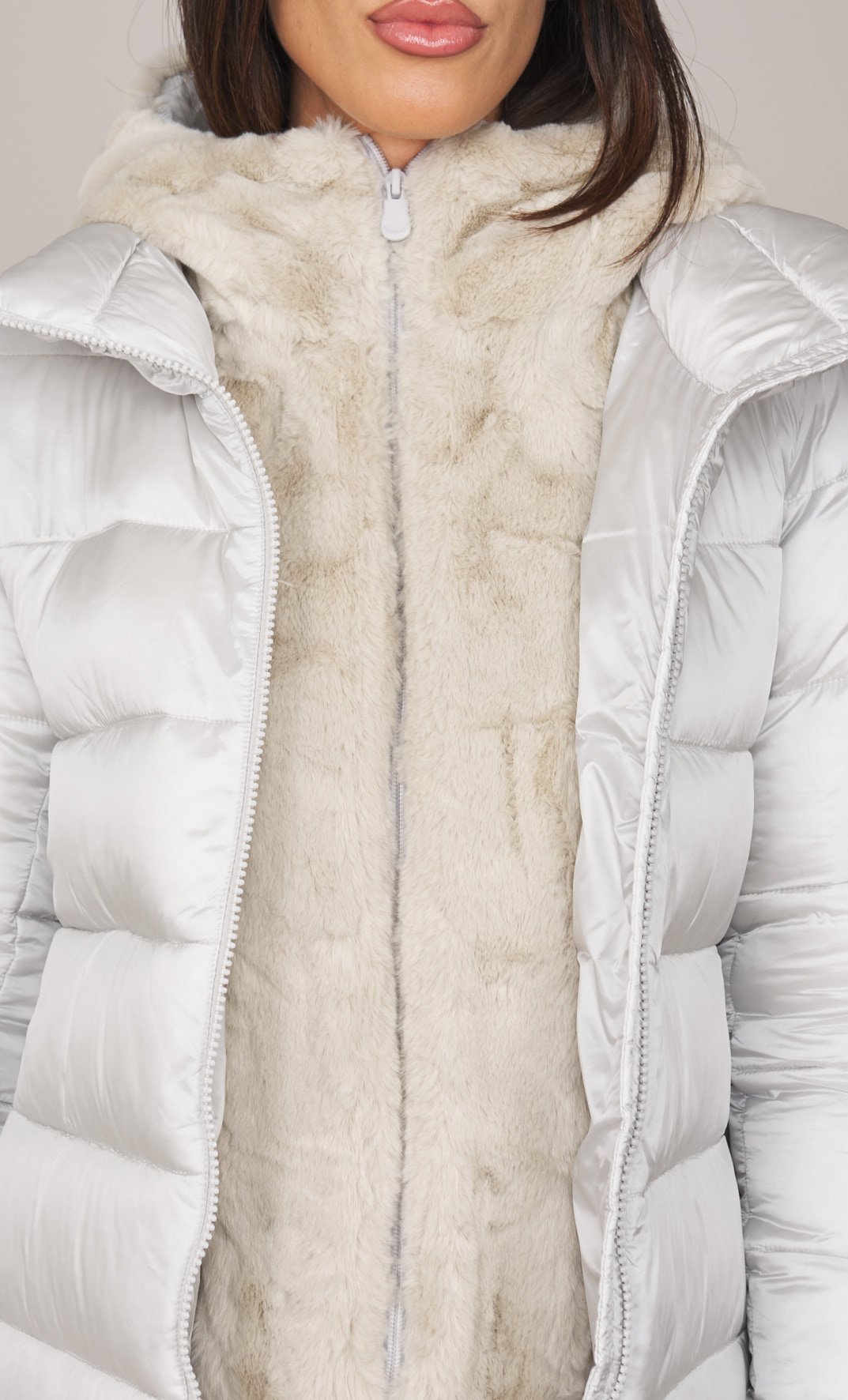 PIUMINO LUNGO SVASATO SAVE THE DUCK CON PELLICCIA ECOLOGICA MATILDA, Colore Ghiaccio