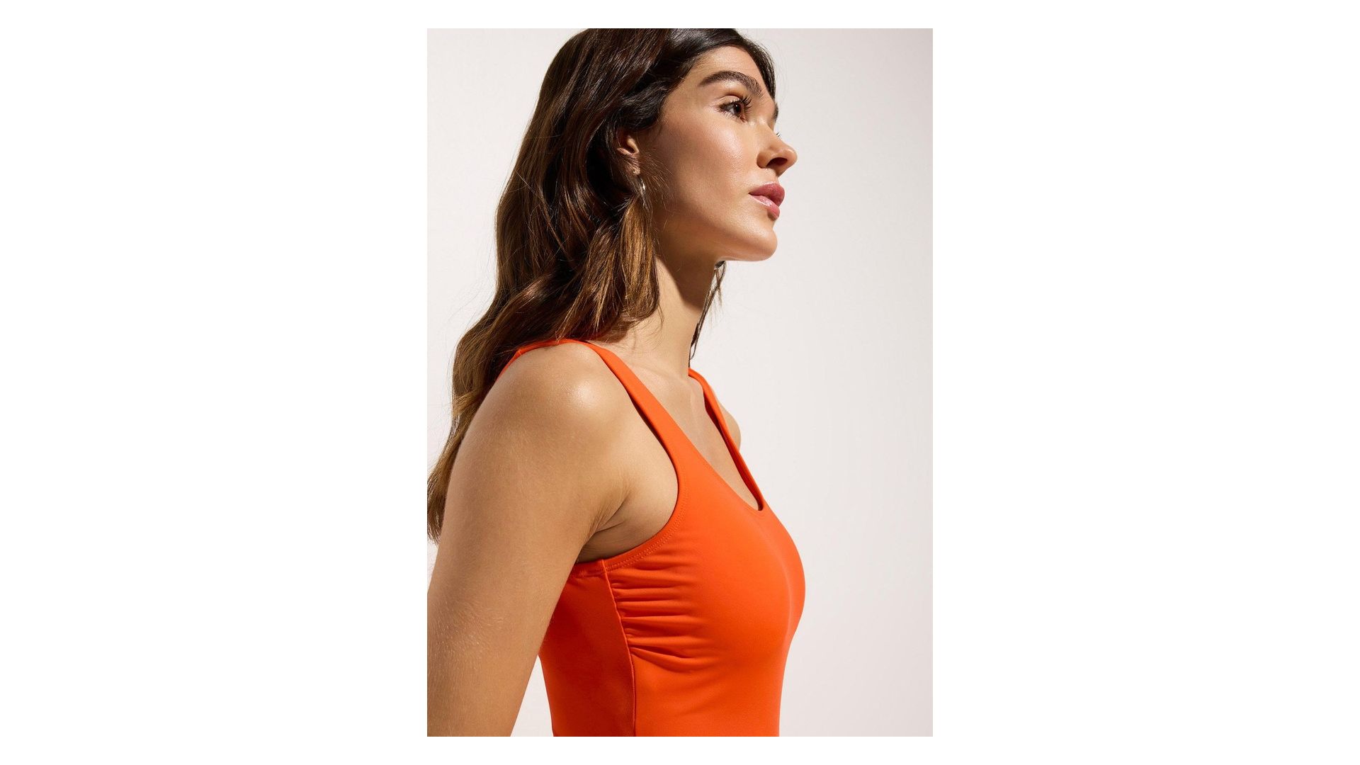 bonprix Costume intero con scollo alto sulla schiena, Rosso