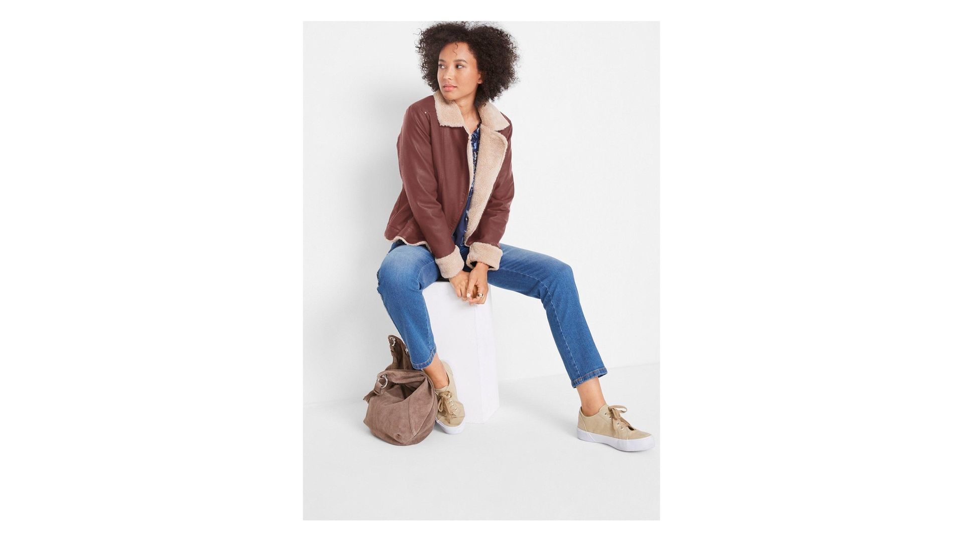 bonprix Giacca in similpelle foderata, Marrone