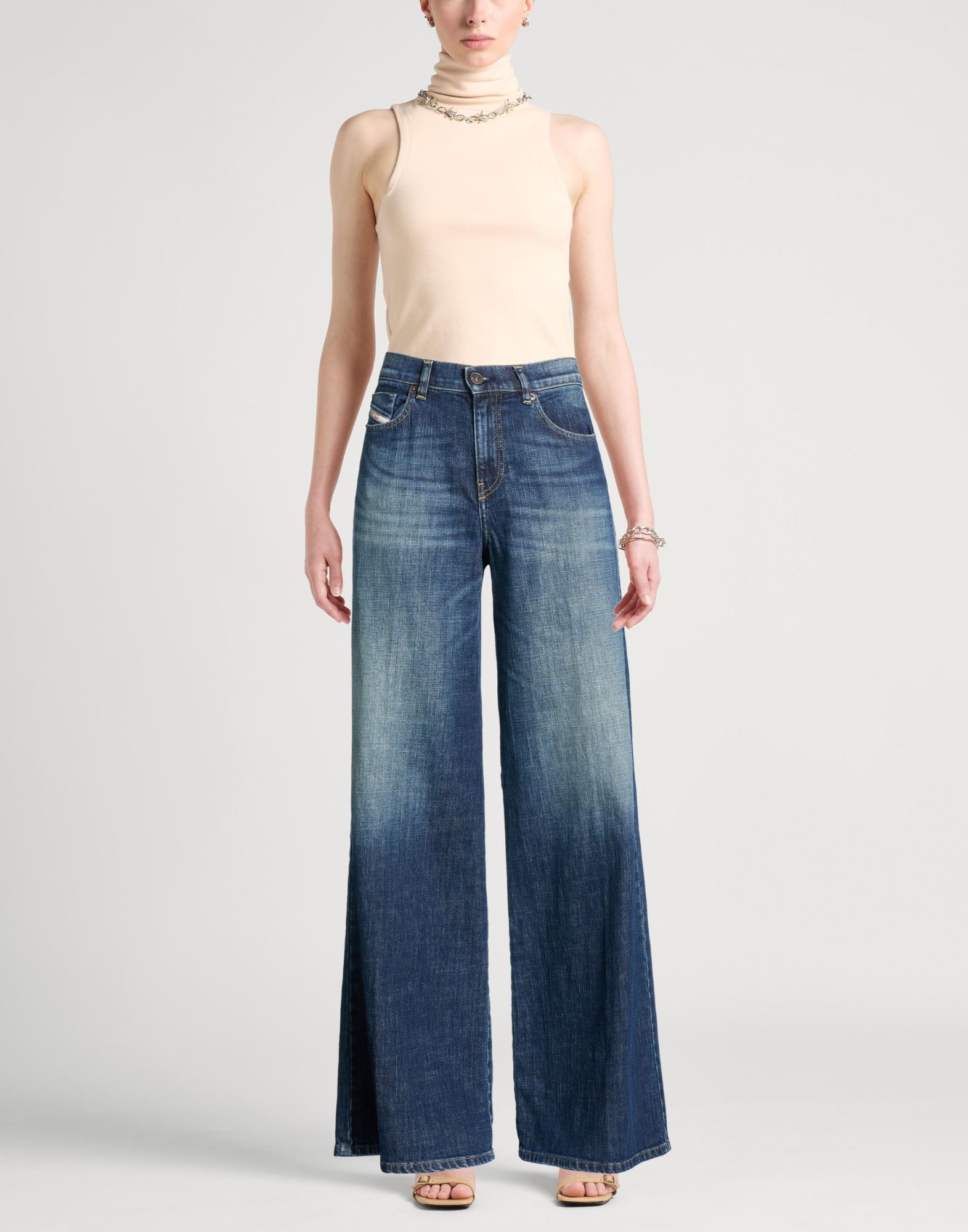 DIESEL - BOTTOMWEAR - Pantaloni jeans su YOOX.COM