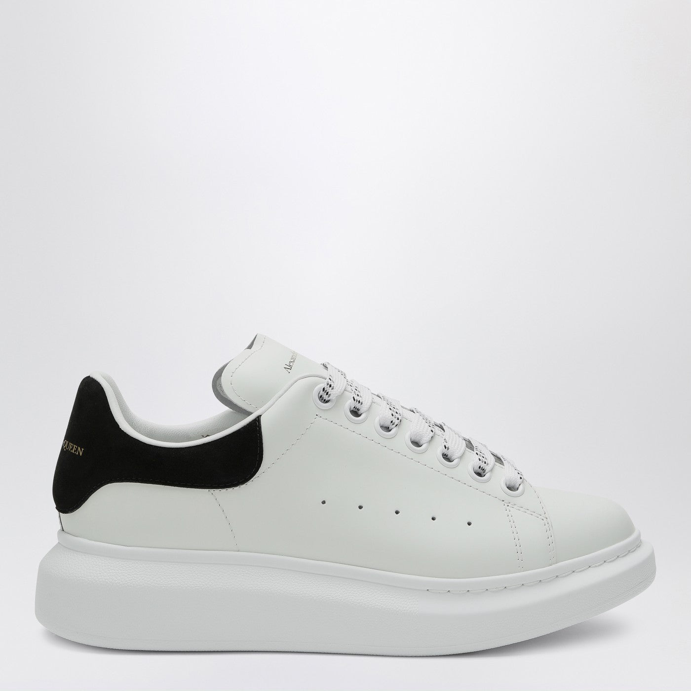 Alexander McQueen Sneaker Oversize bianca/nera