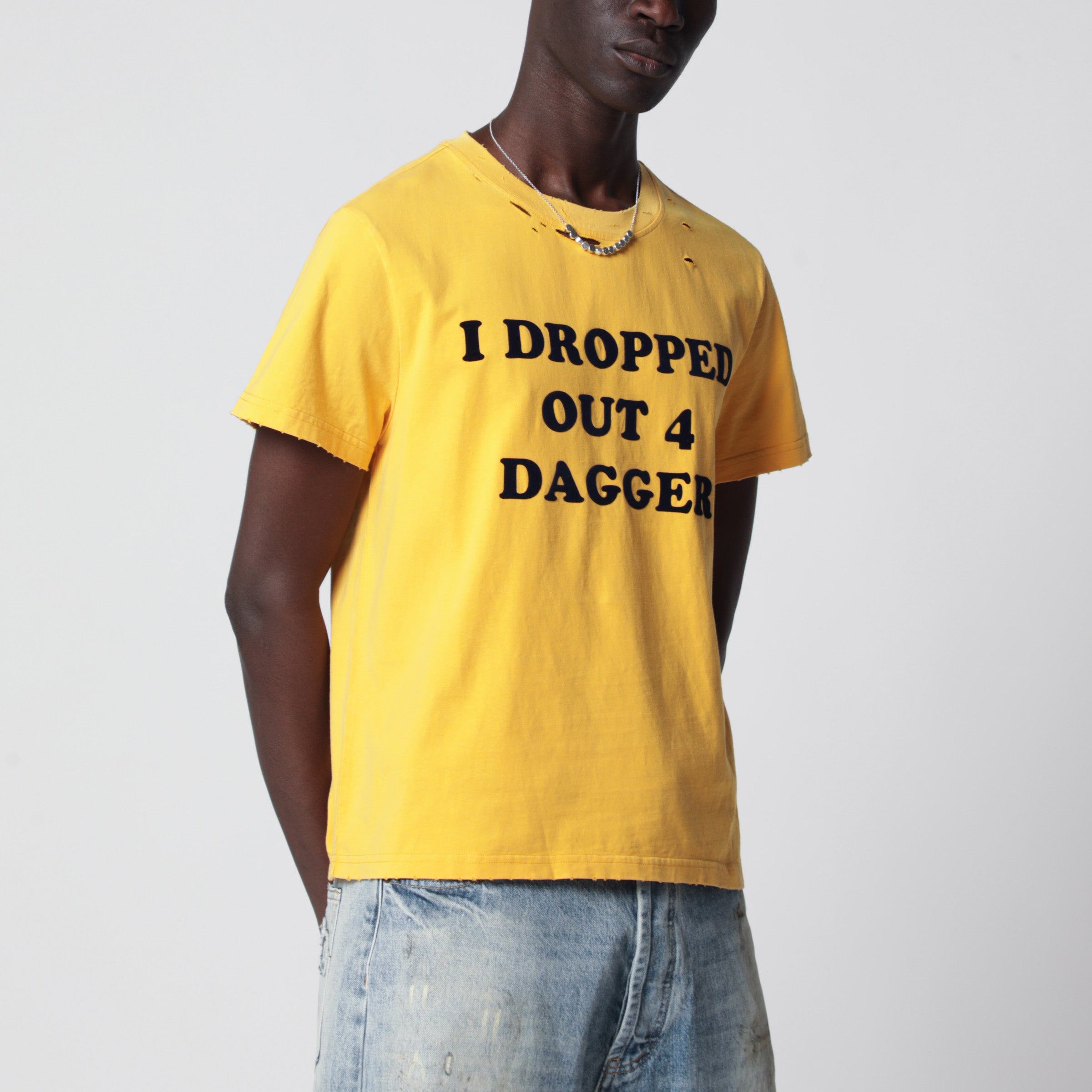 T-shirt gialla con strappi I Dropped Out For Dagger