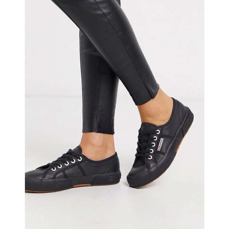 Superga 2750 Scarpe di tela classiche in pelle nere Nero. Donna Stileo