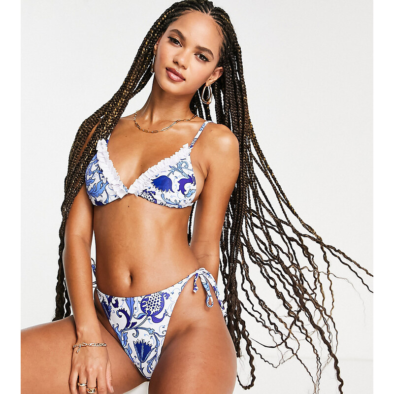 Missguided - Slip bikini con laccetti laterali e stampa porcellana-Blu