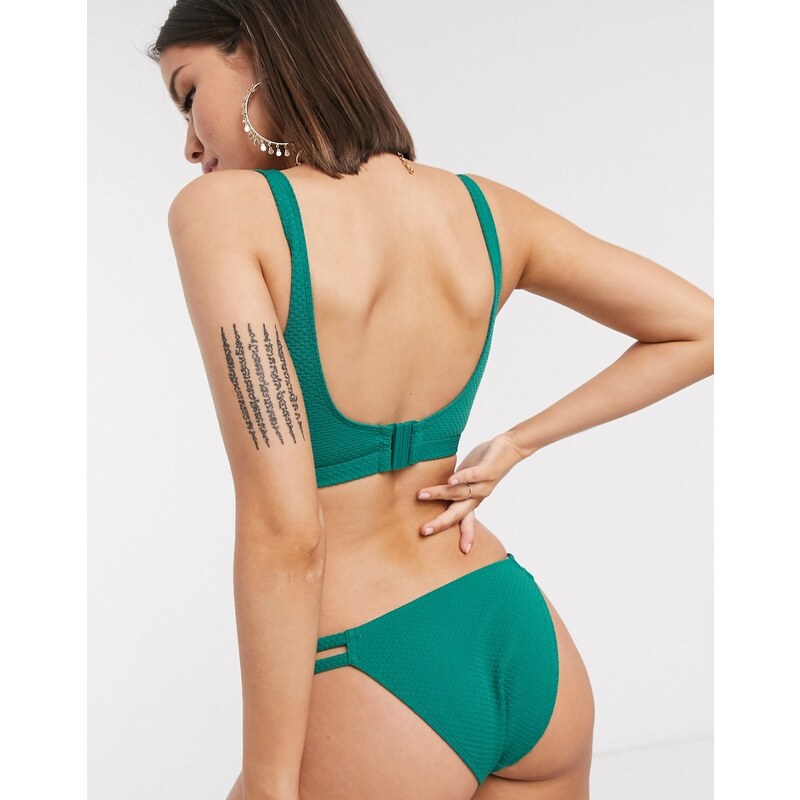 Esclusiva Wolf & Whistle - Top bikini corto verde bosco con cut-out e coppe grandi D-F