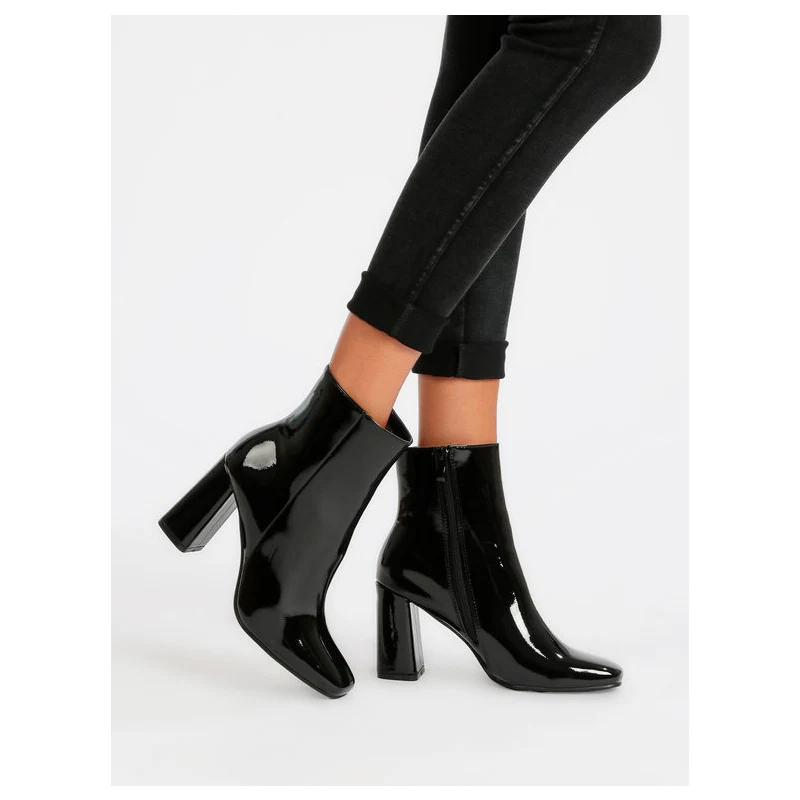 Bellamica Stivaletti in vernice nera con tacco Tronchetti donna Nero