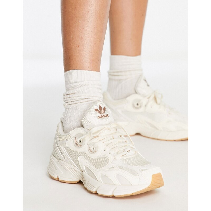 adidas Originals - Astir - Sneakers bianco sporco con suola in gomma