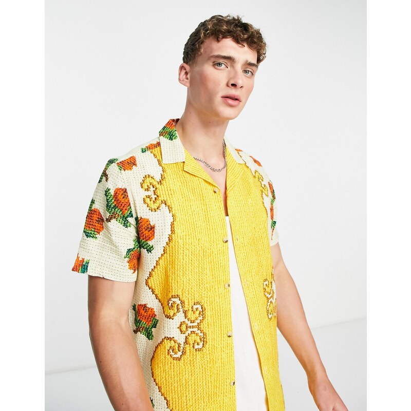 ASOS DESIGN - Camicia in misto lino giallo con cuciture incrociate, stampa di fiori e colletto con rever