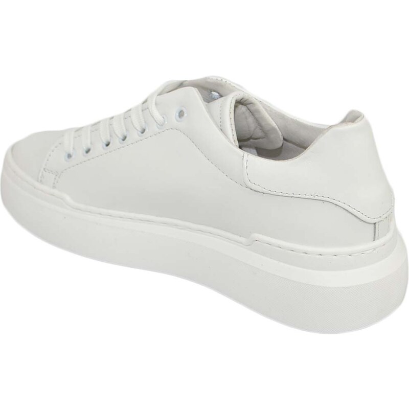 Malu Shoes Sneakers uomo bassa linea basic in vera pelle bianca con fortino bianco e lacci in tinta fondo in gomma bianco