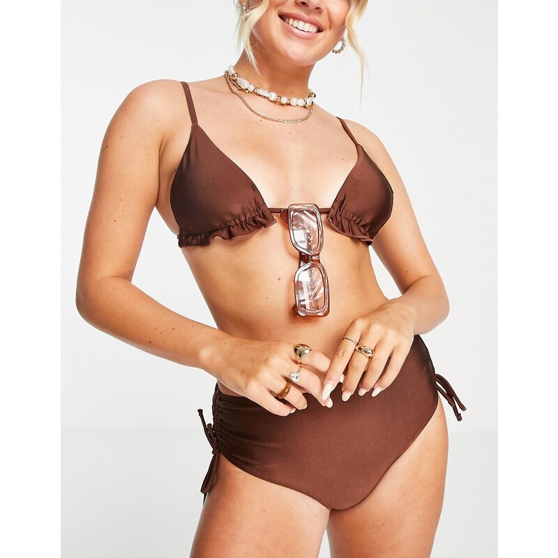 Topshop - Top bikini a triangolo color cioccolato lucido con volant-Marrone