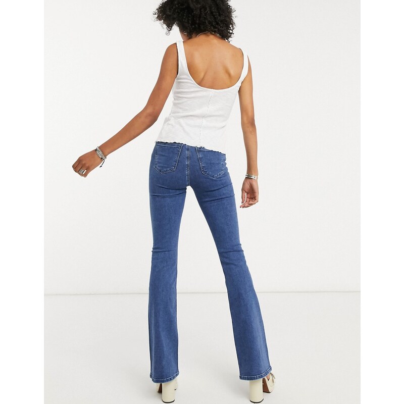 Topshop - Jeans a zampa lavaggio blu medio