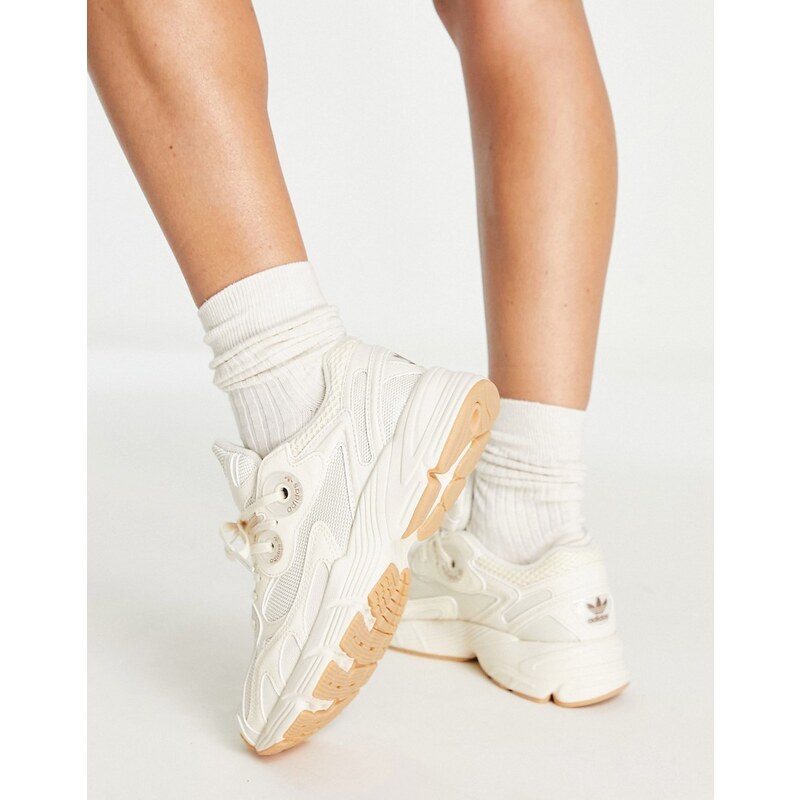 adidas Originals - Astir - Sneakers bianco sporco con suola in gomma