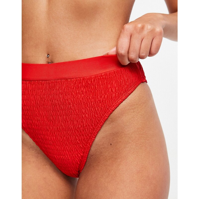 Missguided - Mix & Match - Slip bikini a vita alta in tessuto stropicciato rosso