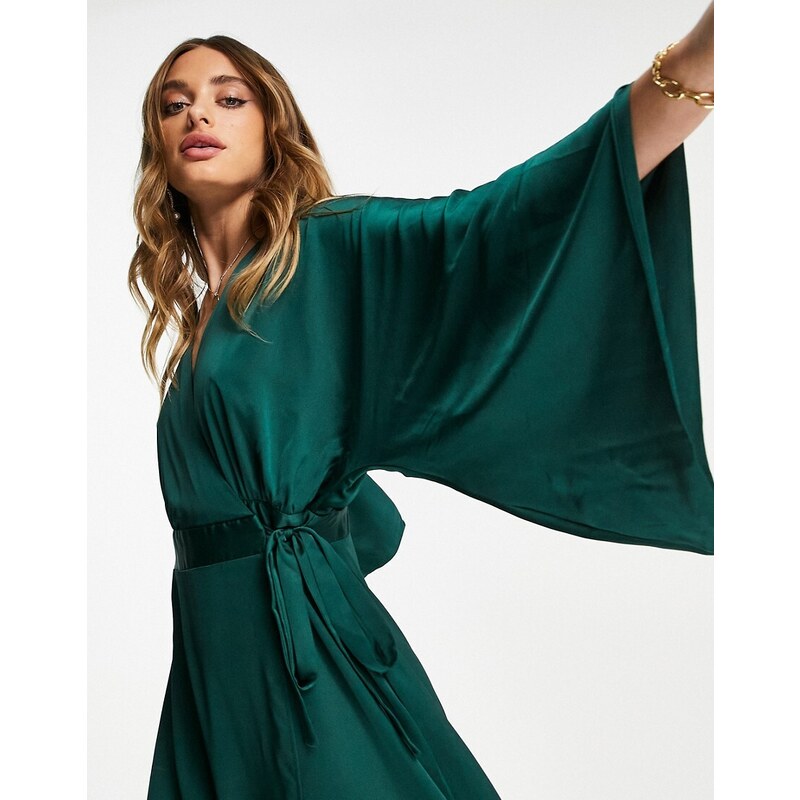 TFNC - Vestito da damigella lungo a portafoglio in raso verde smeraldo con maniche stile kimono