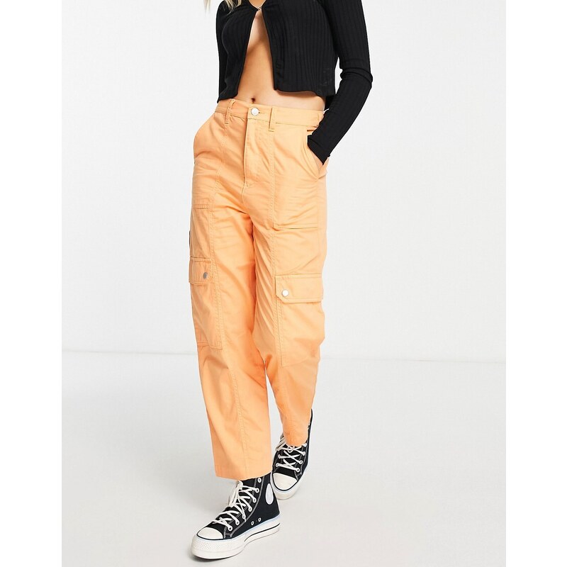 Miss Selfridge - Pantaloni cargo color albicocca con tasche laterali-Arancione
