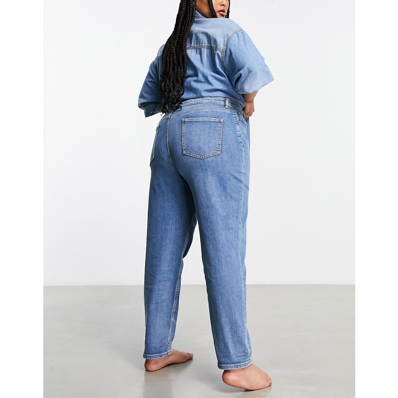 ASOS Curve ASOS DESIGN Curve - Mom jeans slim lavaggio blu medio