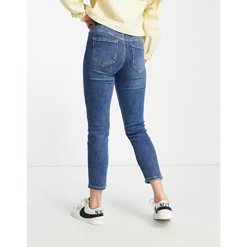 Pieces - Lili - Mom jeans slim a vita medio-alta in lavaggio blu medio