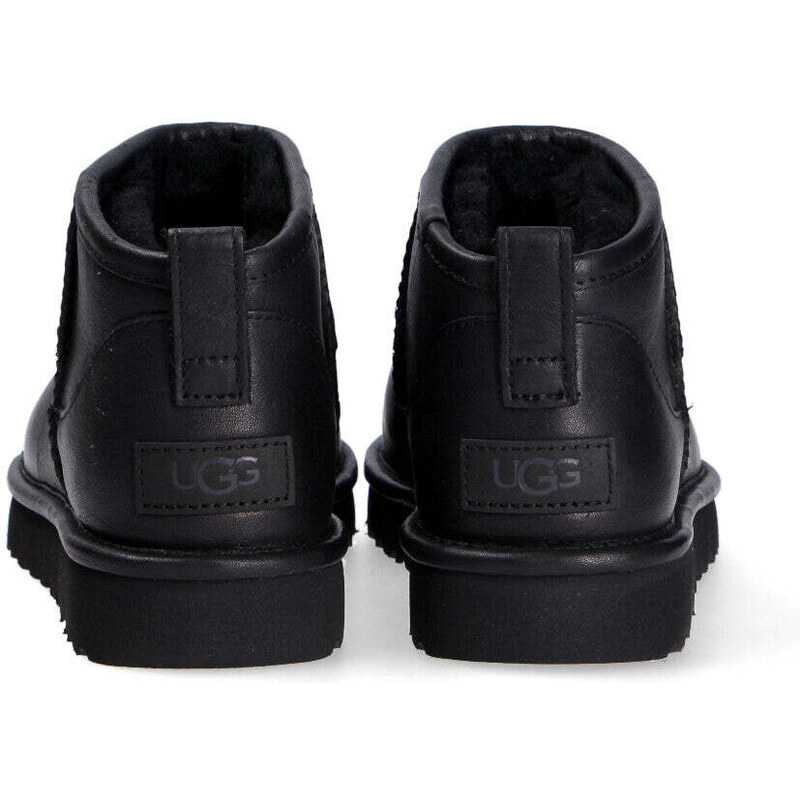 UGG Boot Classic ultra Mini pelle nera