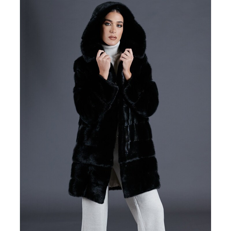 Cappotto in pelliccia di visone con cappuccio • colore nero D'Arienzo  Pellicceria