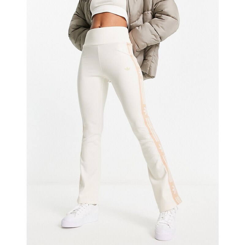 adidas Originals - Ski Chic - Leggings color avena a zampa a coste-Bianco