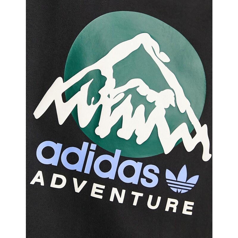 adidas Originals - Adventure - T-shirt nera con grafica grande sul petto-Nero