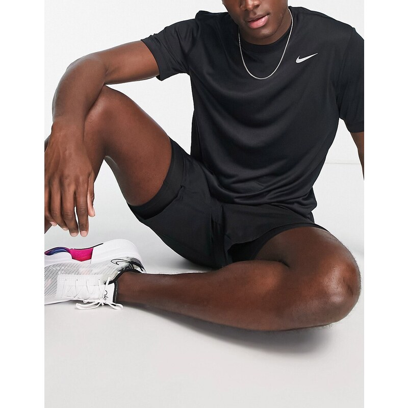 Nike Training - Dri-FIT Legend - T-shirt nera-Nero