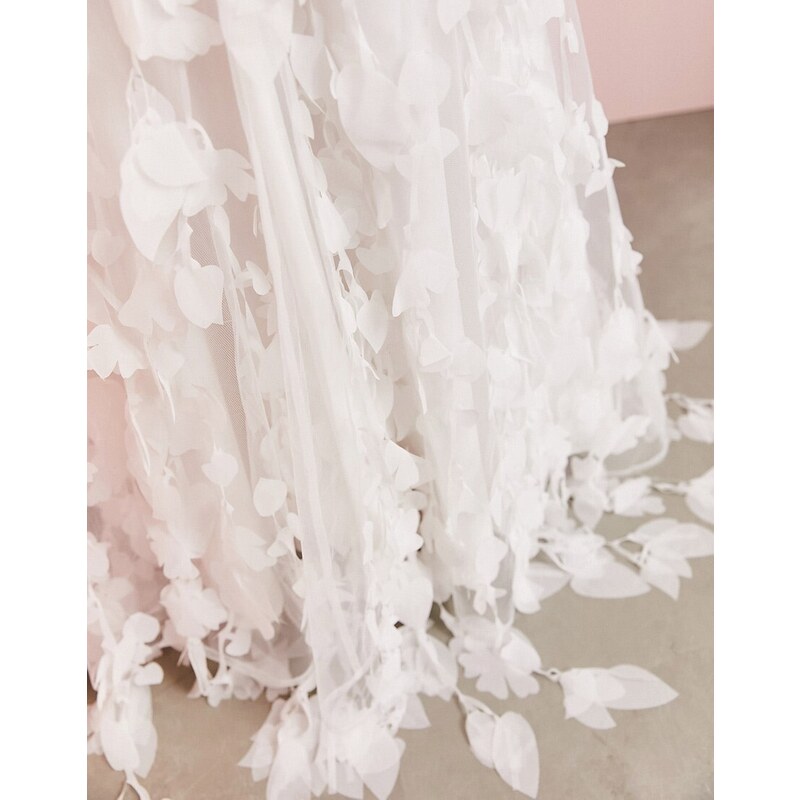 ASOS LUXE - Vestito lungo bianco con coppe, fondo a sirena e frange 3D