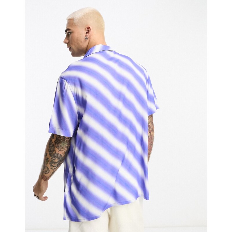 ASOS DESIGN - Camicia comoda con rever a righe diagonali blu