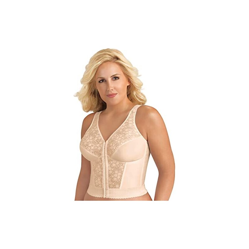 Intimo Donna Color Borgogna, Set Reggiseno E Slip Su Un Asciugamano Rosa Floreale Fotografia