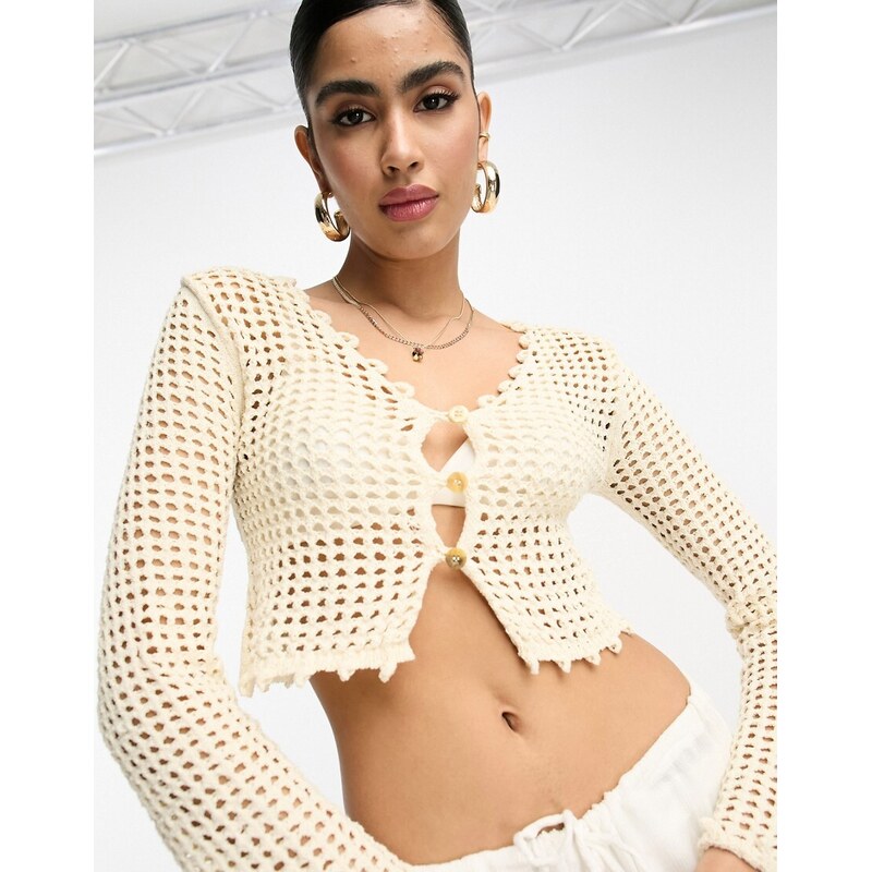River Island Crop top in maglia all'uncinetto crema con bottoni