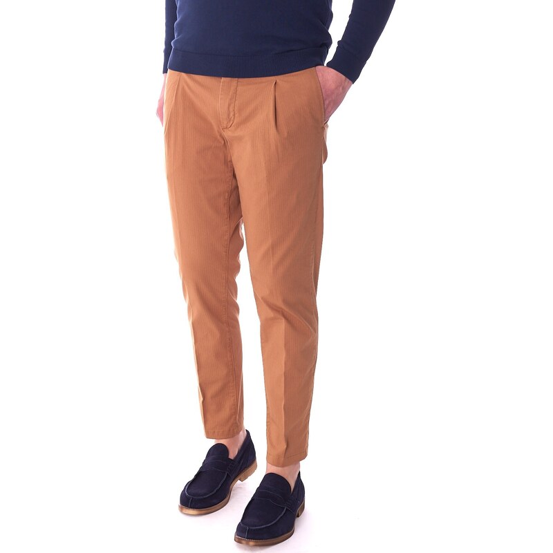 PANTALONE RIGATO TELERIA ZED HELMUT CON PINCES Colore Cognac PANTALONE RIGATO TELERIA ZED HELMUT CON PINCES Colore Cognac