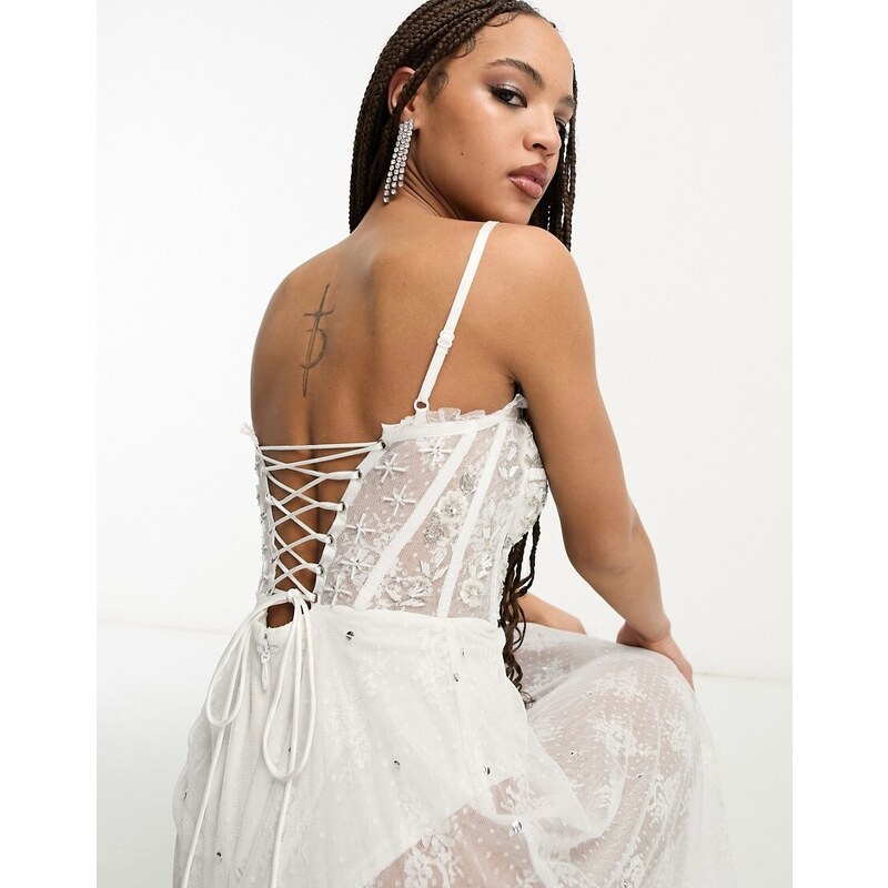 Miss Selfridge Premium . Vestito lungo a corsetto con spalline sottili color avorio-Bianco