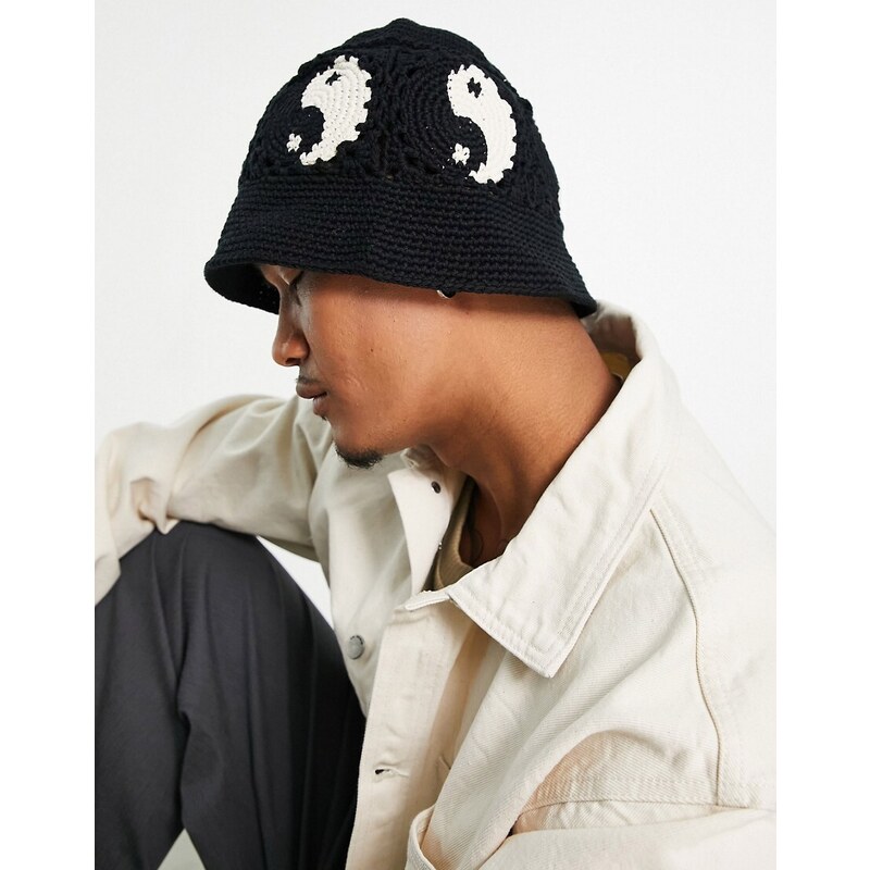 ASOS DESIGN - Cappello da pescatore in maglia nero e bianco con motivo yin-yang-Multicolore