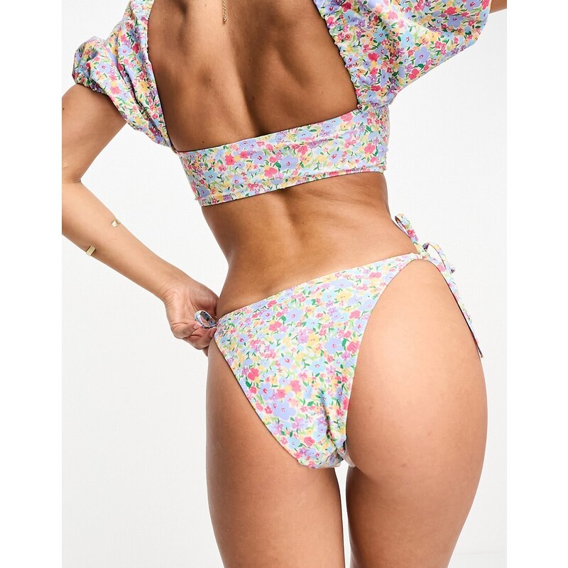 Miss Selfridge - Slip bikini con laccetti laterali e stampa a fiorellini-Multicolore