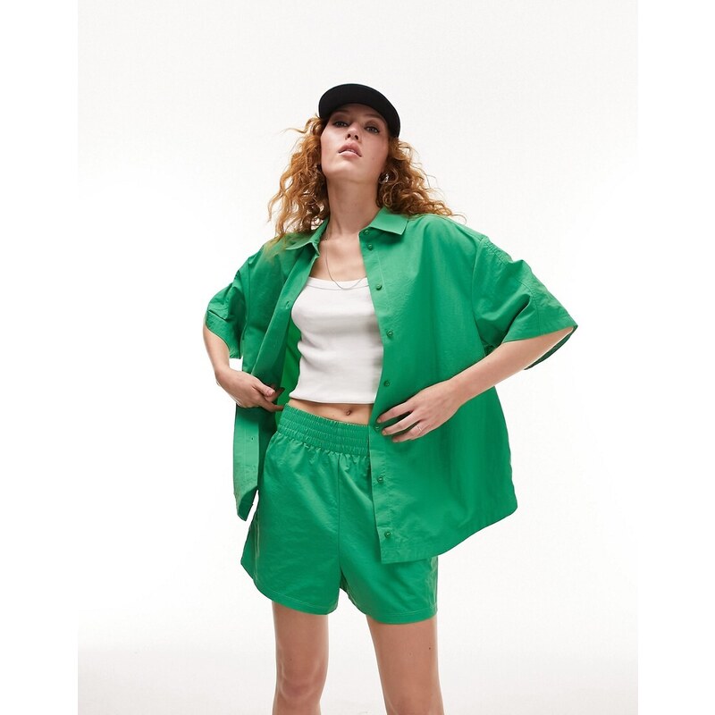 Topshop - Camicia giacca verde oversize in nylon a maniche corte in coordinato