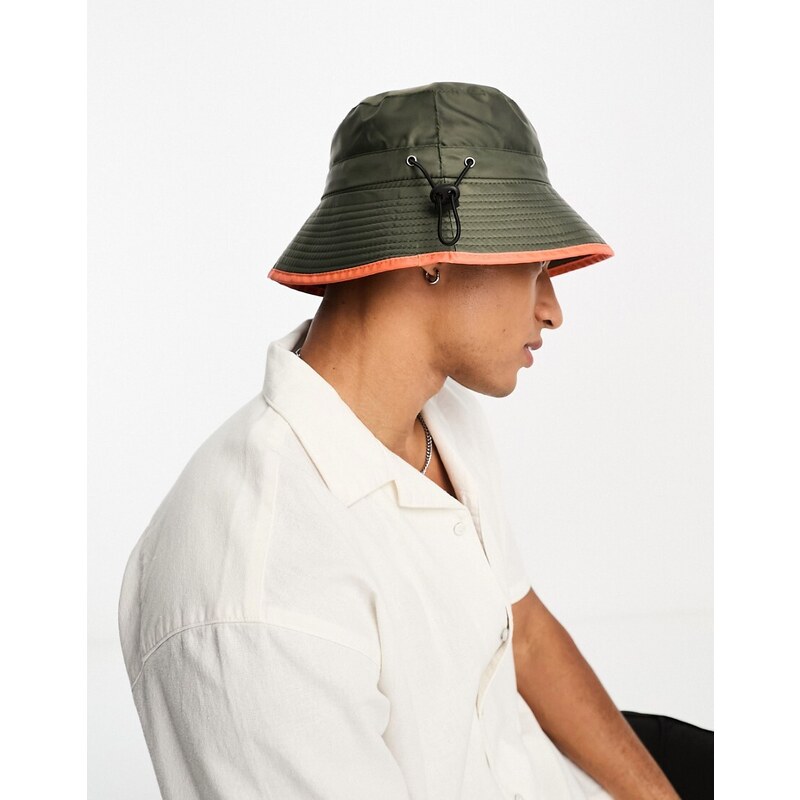 SVNX - Cappello da pescatore in nylon verde muschio con finiture a contrasto