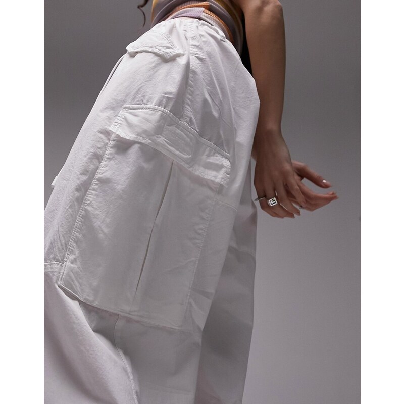 Topshop - Pantaloni cargo oversize stile paracadutista écru con fermacorda-Bianco